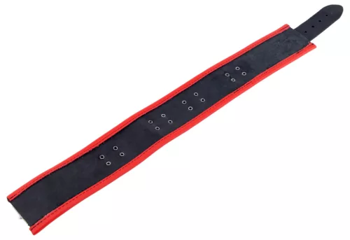 Leather necklace with 3 red D-rings – a stylish accessory