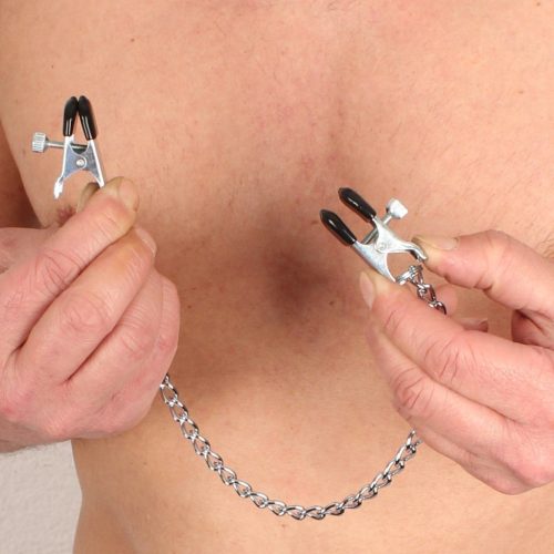 Fém mellcsipesz lánccal – érzéki prémium játékokhoz