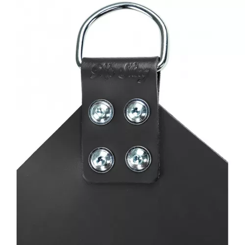 Leather suspension adjustable at 4 points – a stylish experience