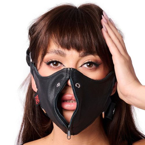 Premium leather mask with zipper – sensual mystery in wax